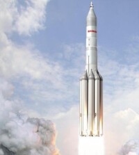2004年10月12日，哈薩克拜科努爾(Baikonur)發射中心，質子號(Proton)系列運載火箭和美國“AMS-15”型通訊衛星在發射基地。