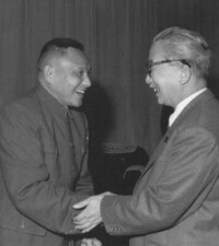 1959年，鄧小平和野坂
