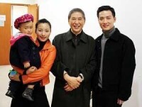 2011年俞玖林和妻女與白先勇的合影