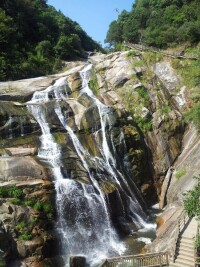 梁野山