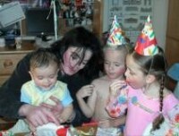 Michael Jackson與三個孩子一起過生日