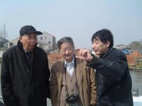 “運河三老”鄭孝燮、羅哲文和朱炳仁在運河進行調研