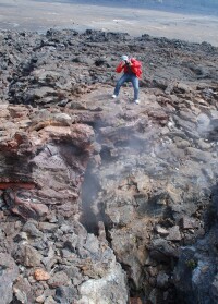 考察夏威夷大島的火山