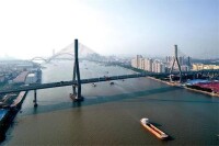 珠江上的番禺大橋