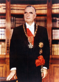 法國前總統蓬皮杜配戴大十字勳章