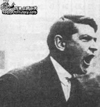 1922年8月22日作為臨時政府首腦遭伏擊身亡