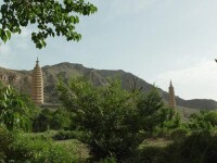 拜寺口雙塔風景（1）