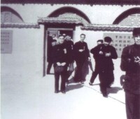 1956年庄世平和香港同胞應邀到延安參觀學習