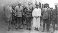 1927年6月10日鄭州會議后，前排左一孫科