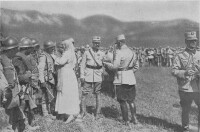 斐迪南一世和瑪麗王后在軍隊中，1917年8月