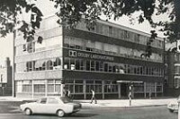 倫敦Clapham 路346號。1976年前的公司總部