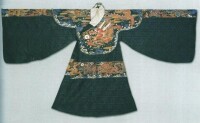 交領式蟒袍