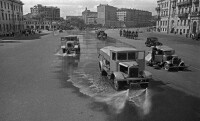 蘇聯洒水車事後清洗街道