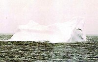 撞沉泰坦尼克號的冰山（攝於事後第三天）