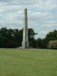 咸頓梅菲爾德公園內的一座福克斯紀念塔。