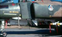 F-4E 機身下掛載的 AIM-7E-2“狗斗麻雀”