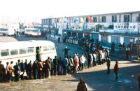 1989年正月公交公司候車人流