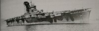 1944年5月3日在吳港拍攝的隼鷹號，正在進行傾斜試驗