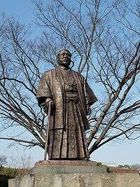 福岡市的広田弘毅銅像