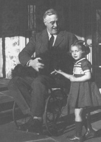 小富蘭克林·德拉諾·羅斯福與家人