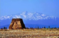 新疆呼圖壁縣境內的烽火台
