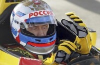 俄羅斯總理普京試駕雷諾F1賽車