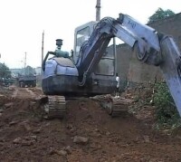 東陳村進行拆建房屋