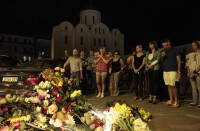 烏克蘭民眾於荷蘭使館前悼念馬航墜機死難者