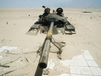 伊拉克埋在沙漠里的T-62主戰坦克