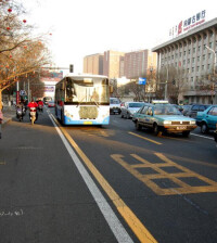 呼市首條公交專用道—新華大街公交專用道