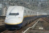 連結成16輛編組的E4系列車