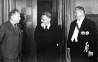 李維諾夫，加里寧和中國大使楊傑上將1938