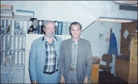 “藍皮書計劃”顧問海尼克博士(左)