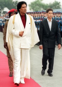 1989年，卡扎菲攜幼子穆塔西姆訪問南斯拉夫