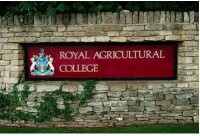 Royal Agricultural College校門