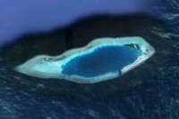 彈丸礁2013年5月衛星圖。