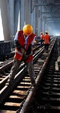 鐵路等重大基礎設施建設