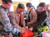 2012年2月同心鄉新農村指導員開展向患病者獻愛心籌善款活動