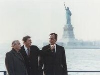 戈爾巴喬夫與時任美國總統里根、副總統老布希