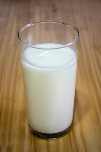 學生飲用奶