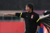擔任中國國家男子足球隊中方助理教練