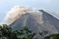 默拉皮火山