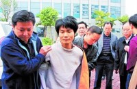 伍勇被抓捕后，送往公安局