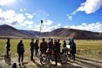 導演文飛揚率劇組赴西藏拍攝