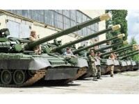 烏克蘭雷馬舍夫工廠修復的一批8輛T-80BV坦克