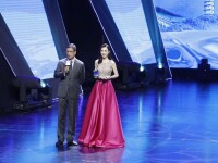 李瑋與白岩松同台主持中國海洋文化節開幕式