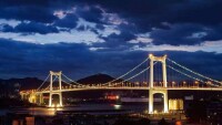 汕頭海灣大橋位於汕頭港東部出入口媽嶼島海域處