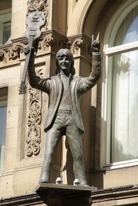 保羅·麥卡特尼的雕像（英國利物浦）