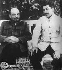 1922年的斯大林與列寧