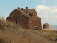 在塞爾柱突厥人進攻中荒廢的亞美尼亞教堂遺址